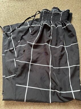 SHEIN Black Wide-Leg Smocked Waist Windowpane Pants